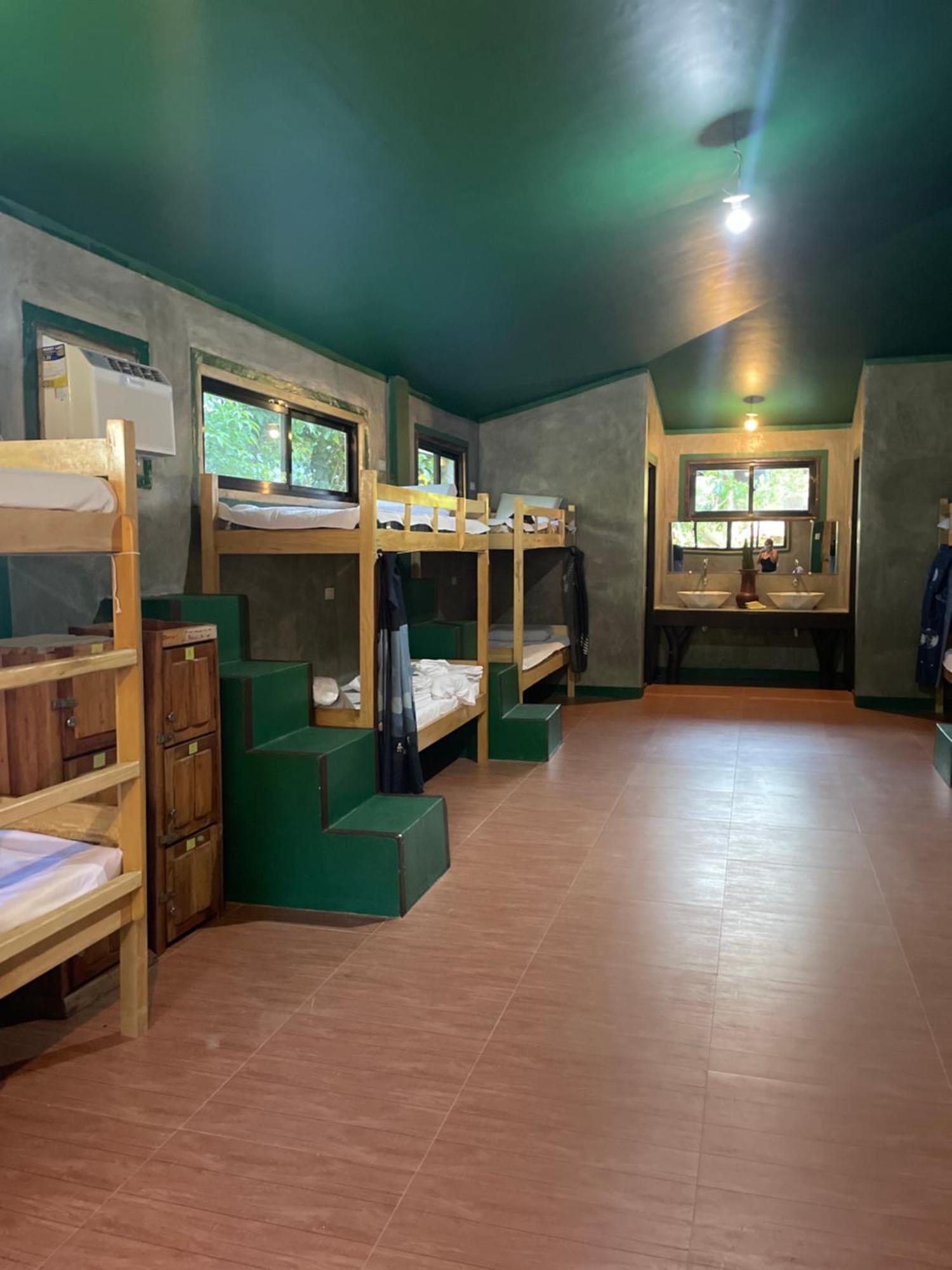 Chelle'S Guesthouse And Backpackers 시퀴조르 외부 사진