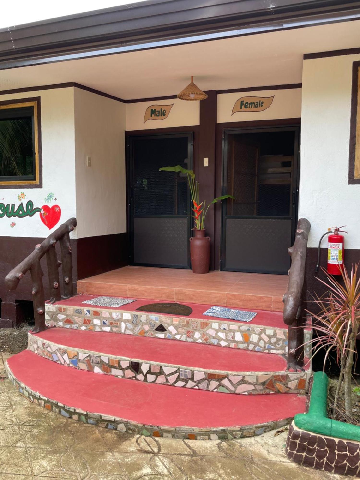 Chelle'S Guesthouse And Backpackers 시퀴조르 외부 사진