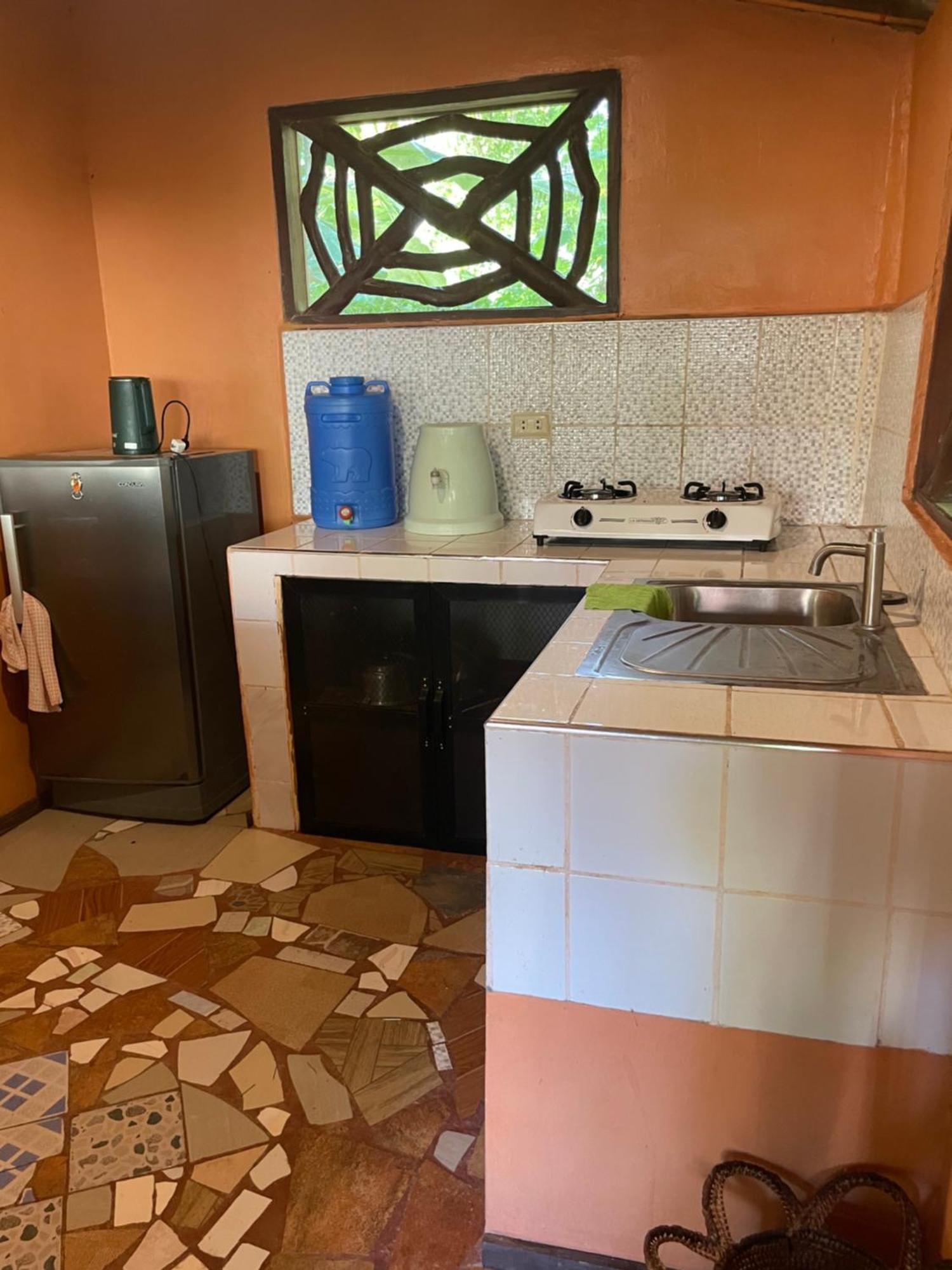 Chelle'S Guesthouse And Backpackers 시퀴조르 외부 사진